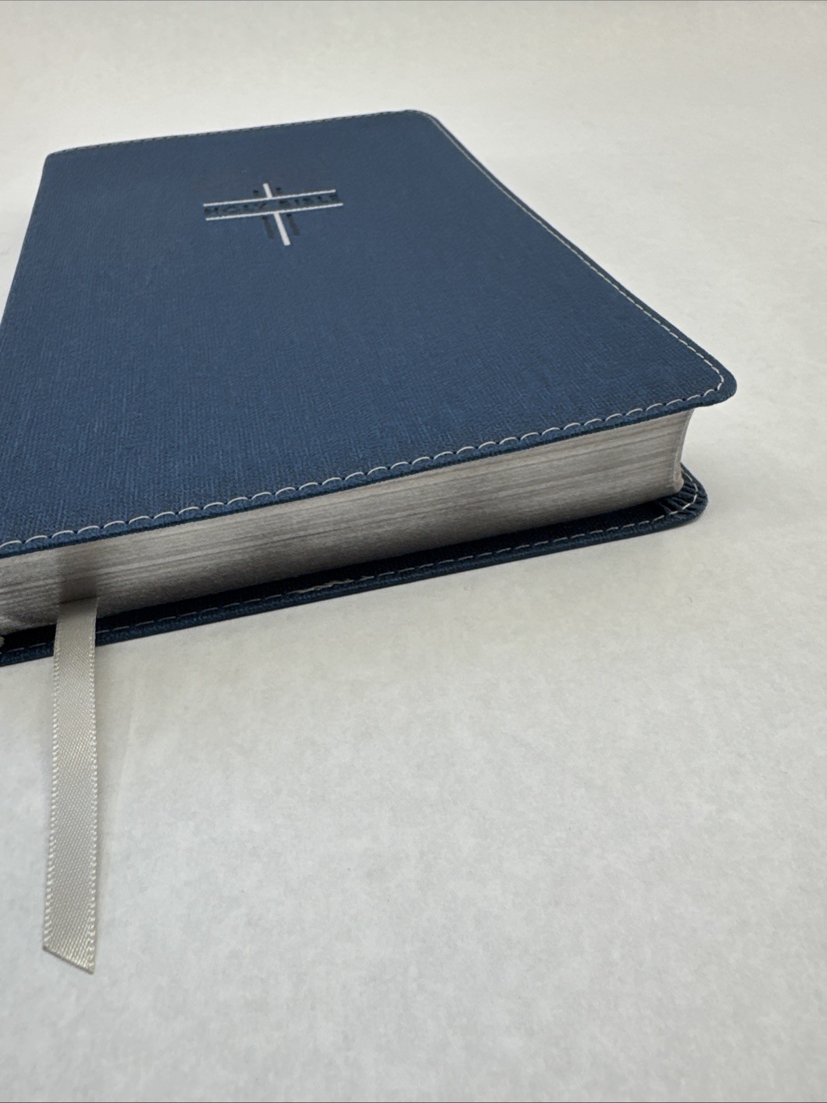 9780510454953 Blue LeatherSoft Niv Zondervan, Thin Line 2022 Red Letter Bible