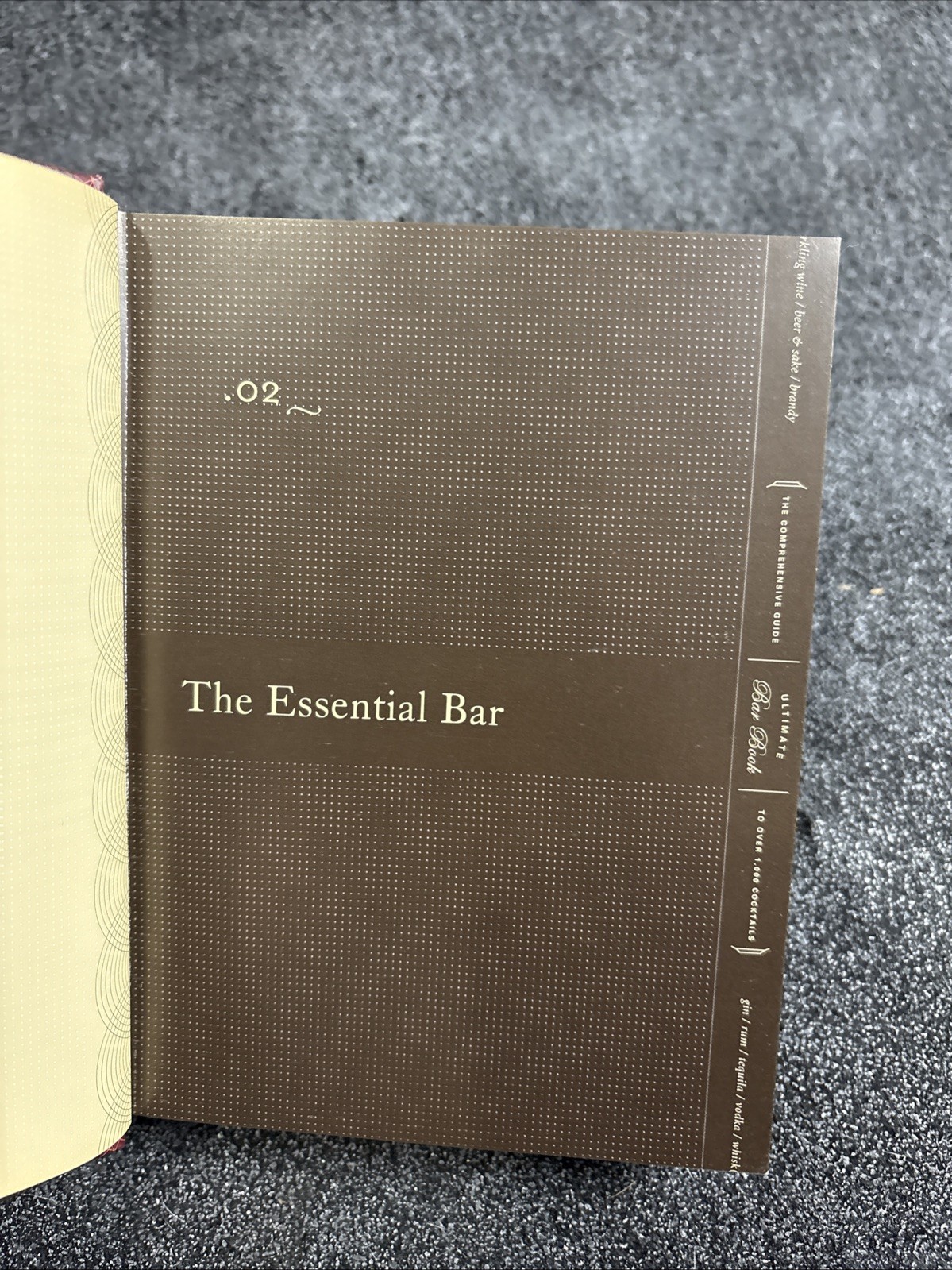 Ultimate Bar Book : The Comprehensive Guide to over 1,000 Cocktai