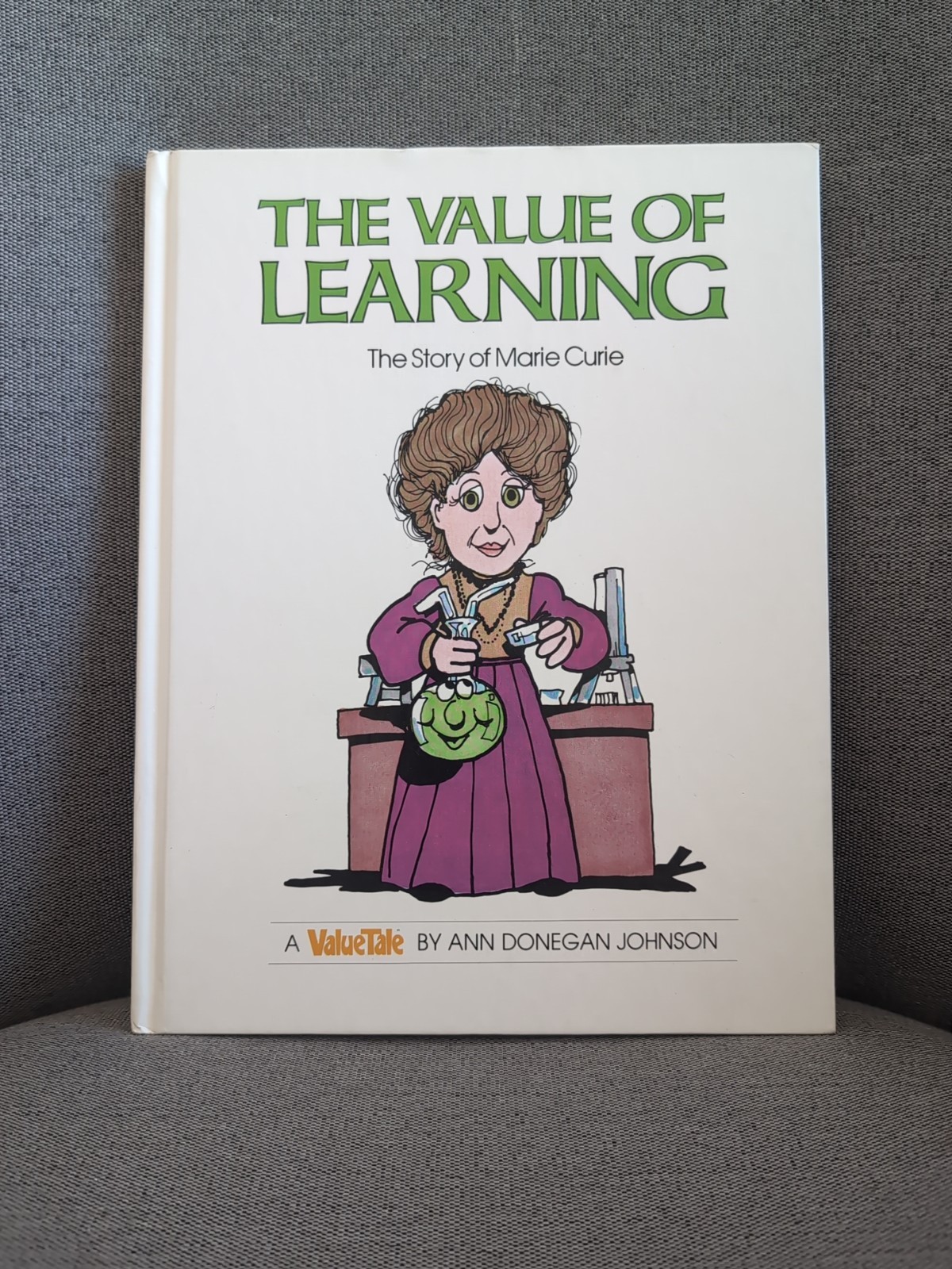 ValueTale Hardcover Children’s Books – Lot of 10 Franklin Robinson Appleseed etc