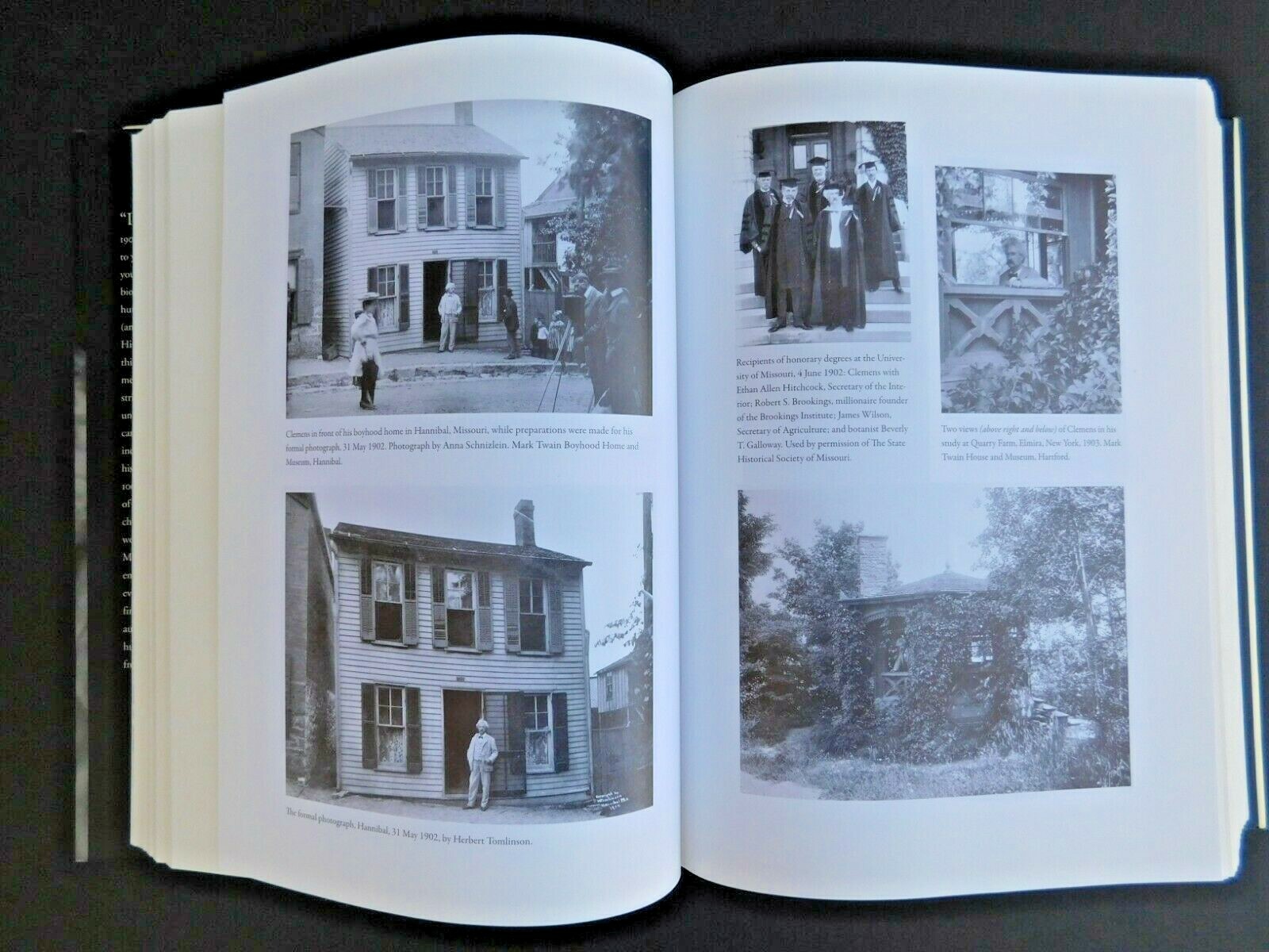 MARK TWAIN AUTOBIOGRAPHY 736 pages hardcover Unread Volume 1