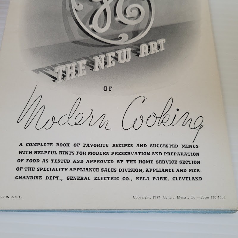 *MINT* The New Art 1937 General Electric Kitchen Institute Cookbook Recipes VTG