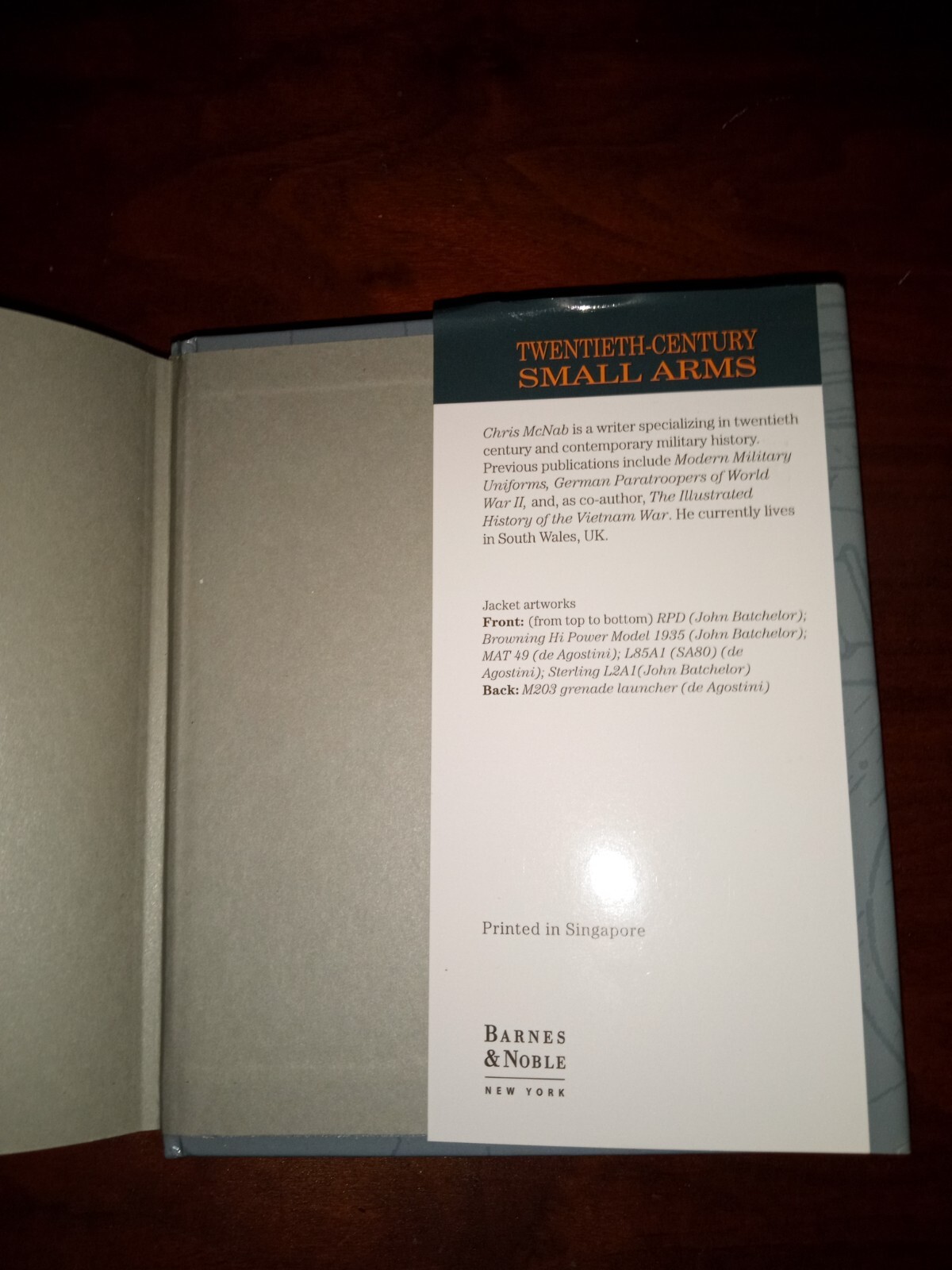 Twentieth Century Small Arms Book Chris McNab HC DJ Militaria Guns Weapons