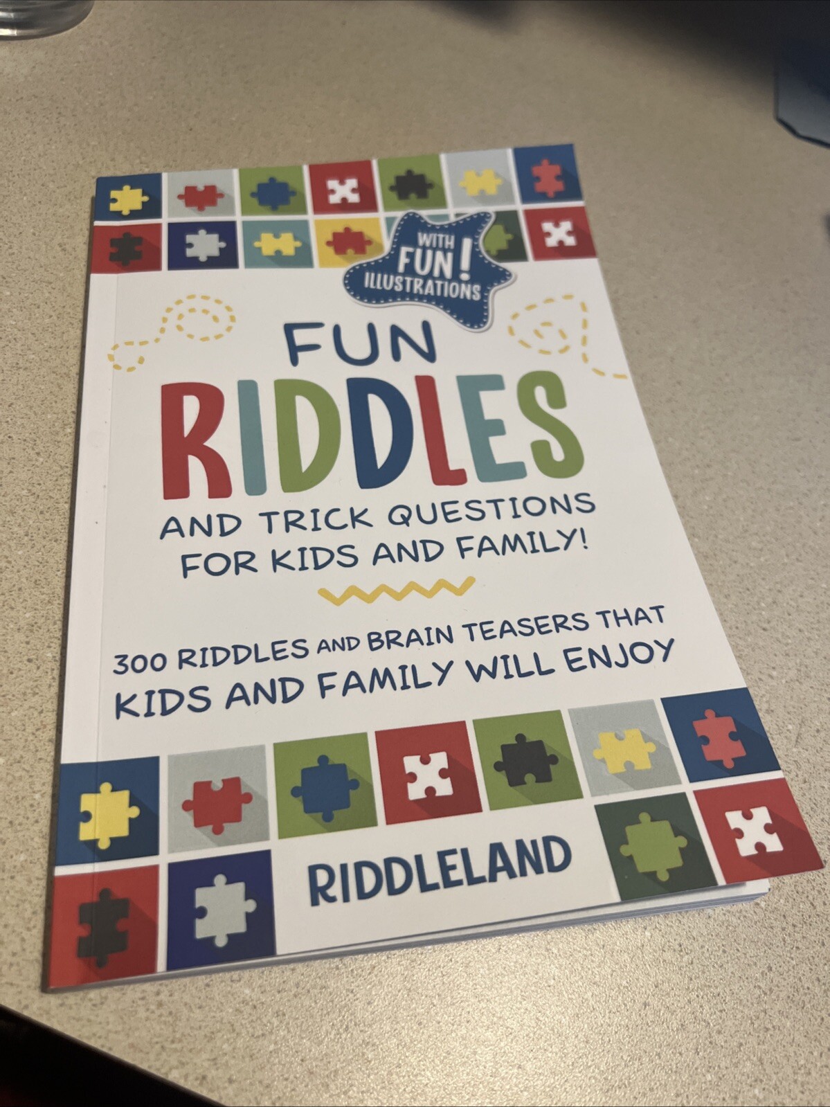Fun Riddles and Trick Questions for Kids and Family : 300 Riddles and Brain…