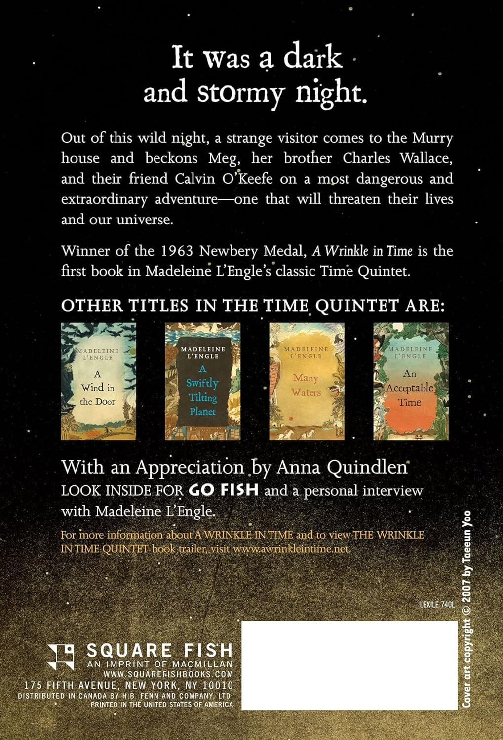A Wrinkle in Time: (Newbery Medal Winner) Paperback