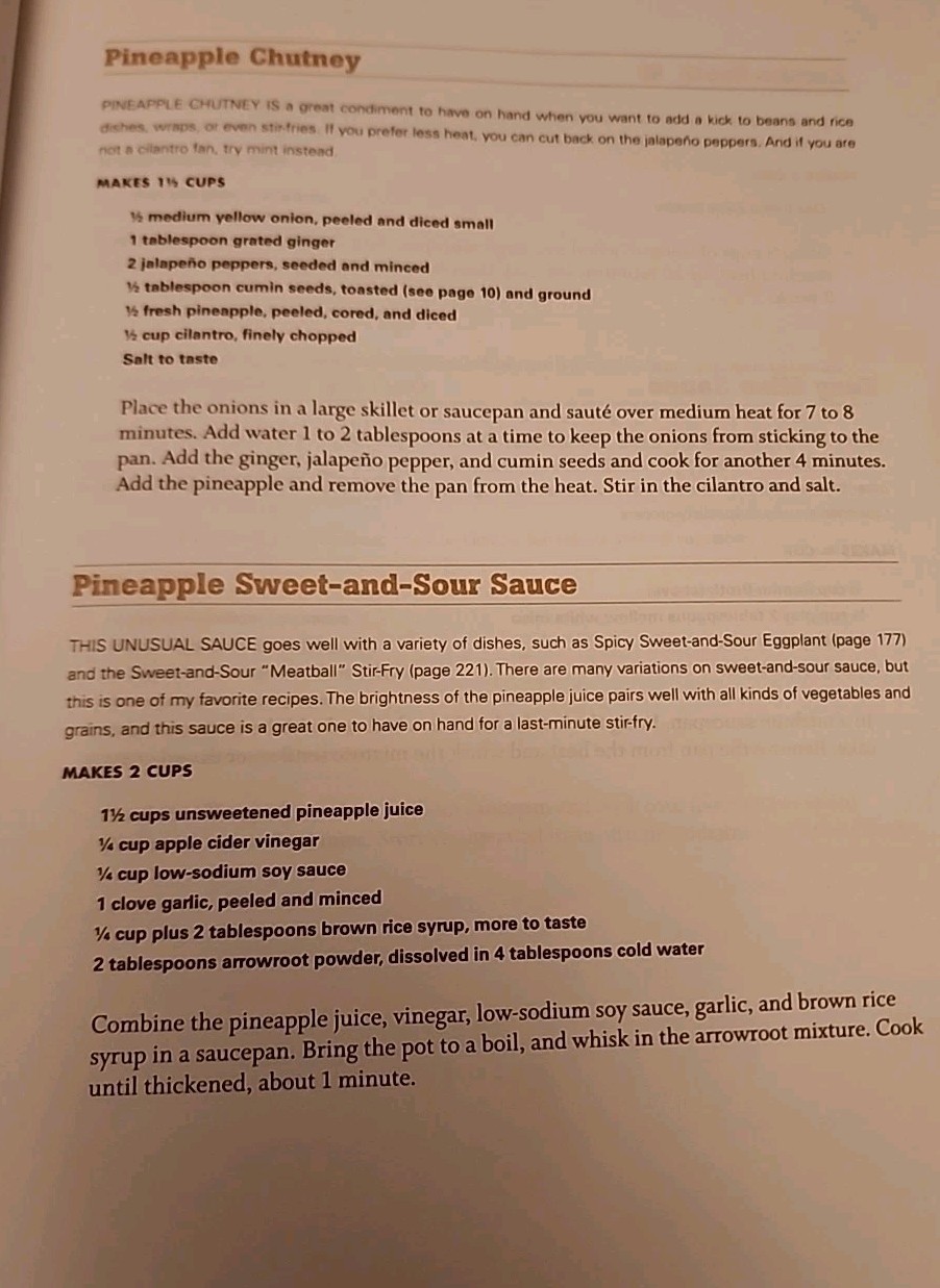 Cookbook : Over 300 Simple and Delicious Plant-Based Recipes…(2012 Tr Pbk)