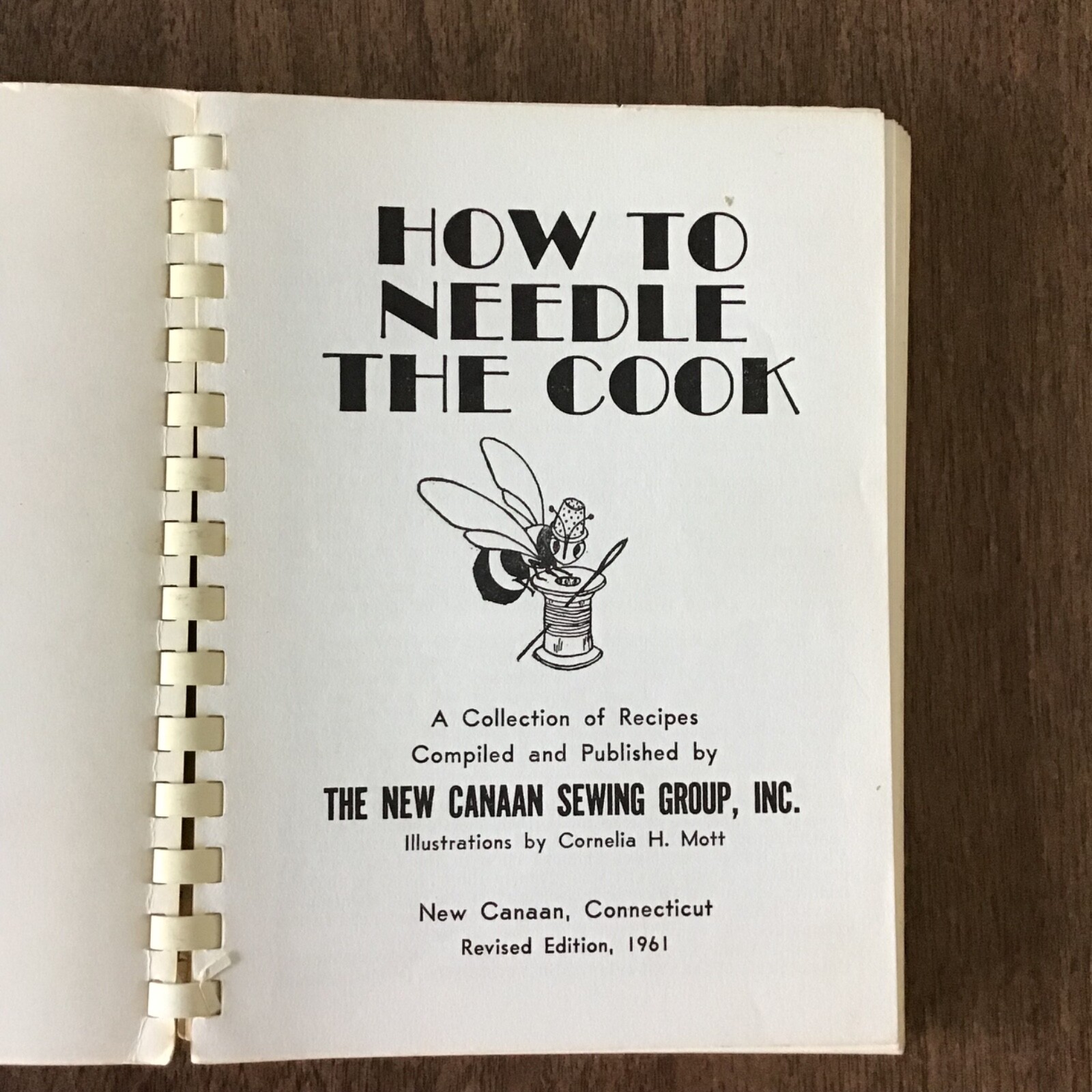 New Canaan Connecticut Sewing Group Inc Vtg 1961 Cookbook SEE INDEX PHOTOS