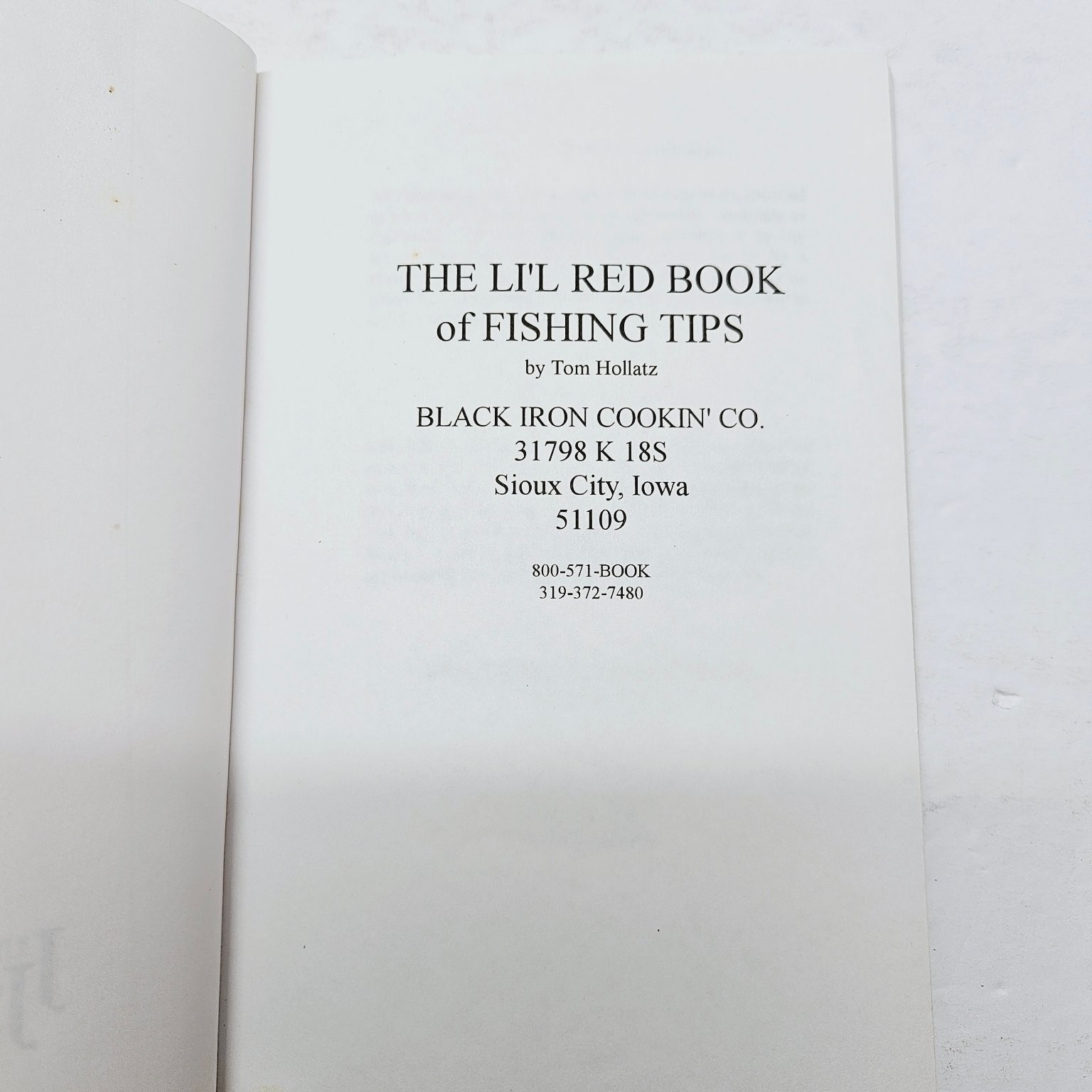 Fishing Humor Book – Li’l Red Book of Fishin’ Tips – Tom Hollatz 1997 Pbk