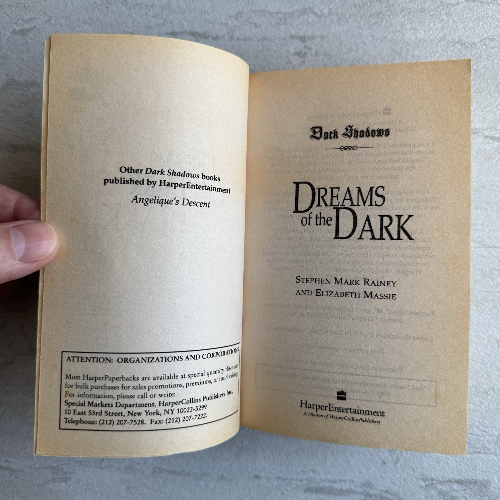 Angelique’s Descent/Dreams of the Dark: Lot of 2 Dark Shadows Books – PB, Good