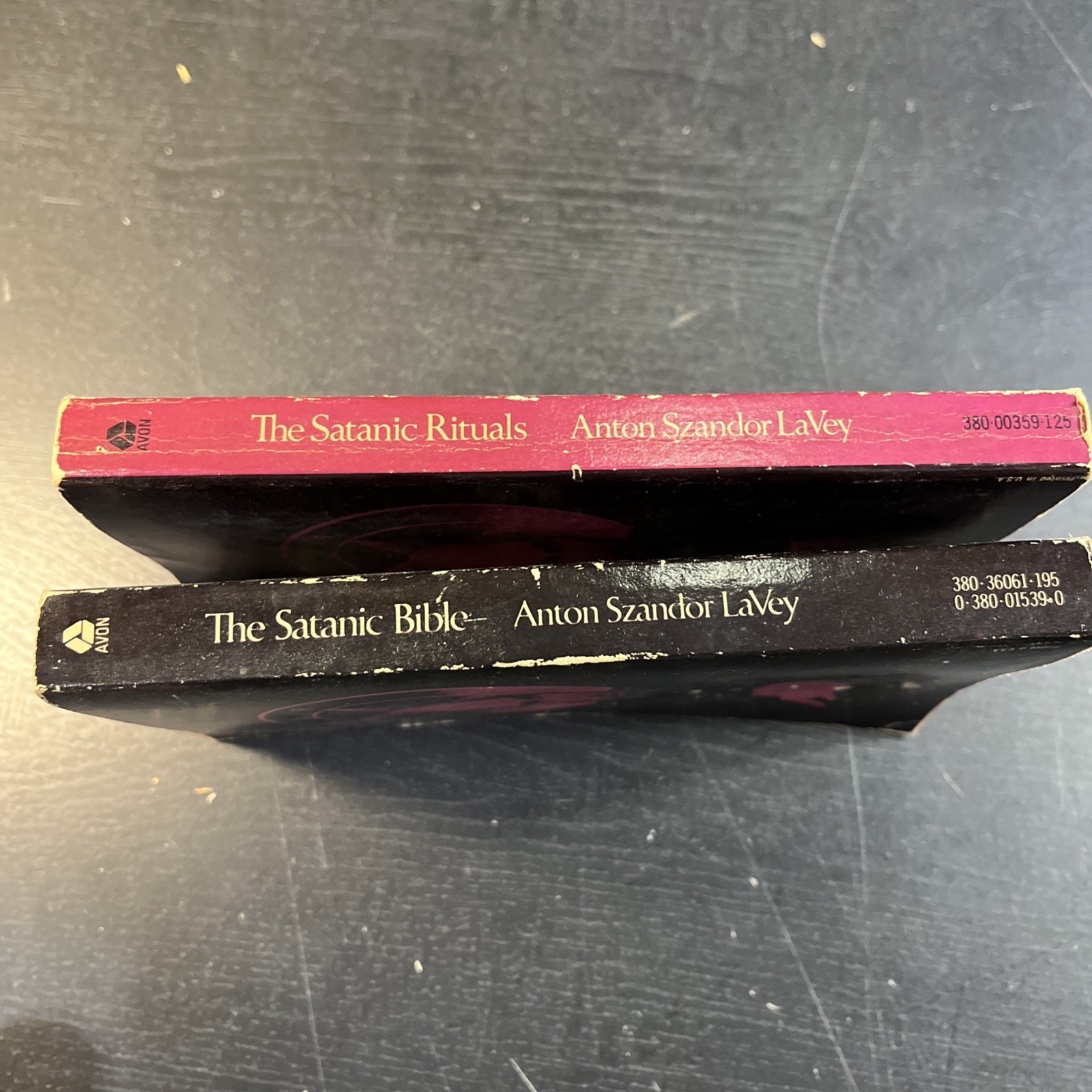 The Satanic Bible & Satantic Rituals Set of 2 books Anton Szandor LaVey. Q #963