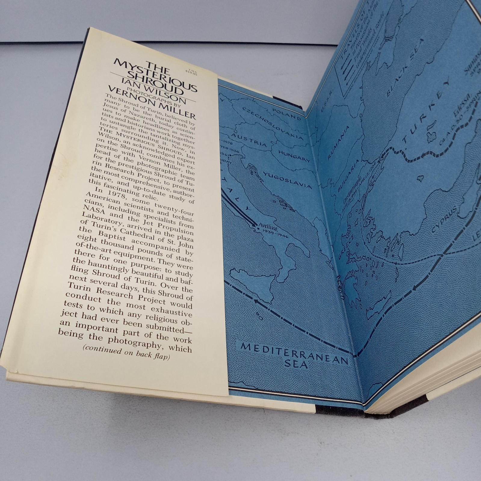 The Mysterious Shroud: 1986 Doubleday Hardcover by Ian Wilson